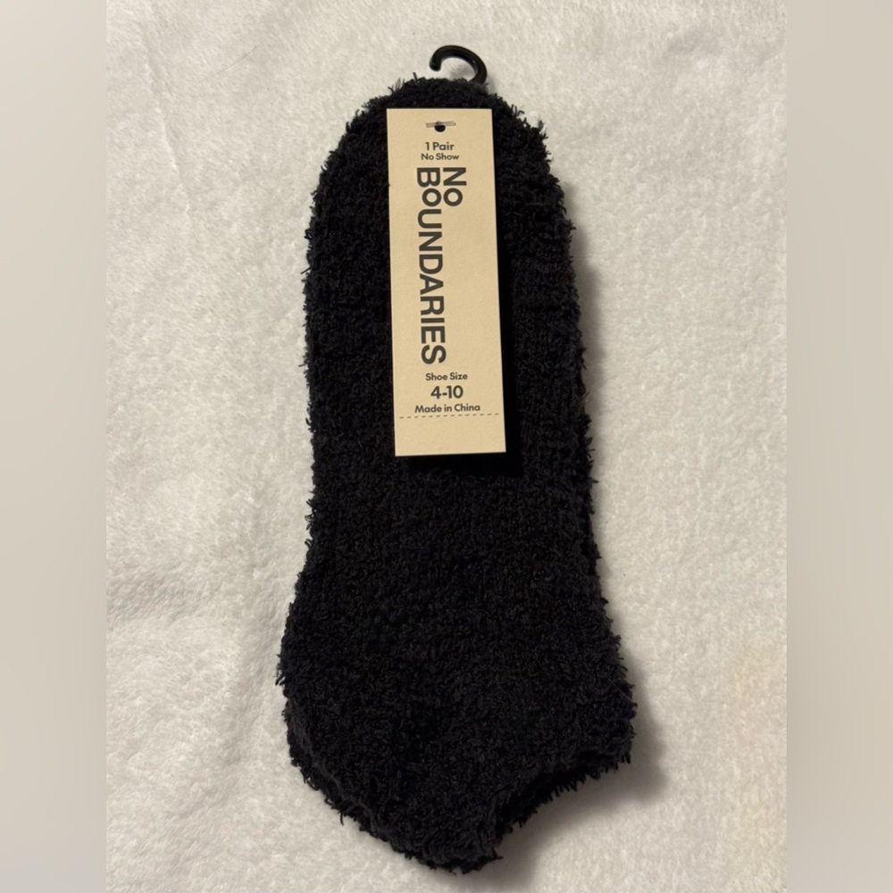 #z208 - No Boundaries Black Low Cut Soft Cozy Fluffy Fuzzy Cabin Socks